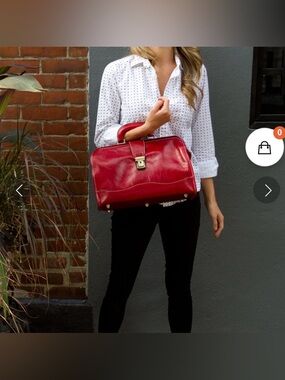 Floto Ciabatta is a modern take on the classic leather doctor bag,